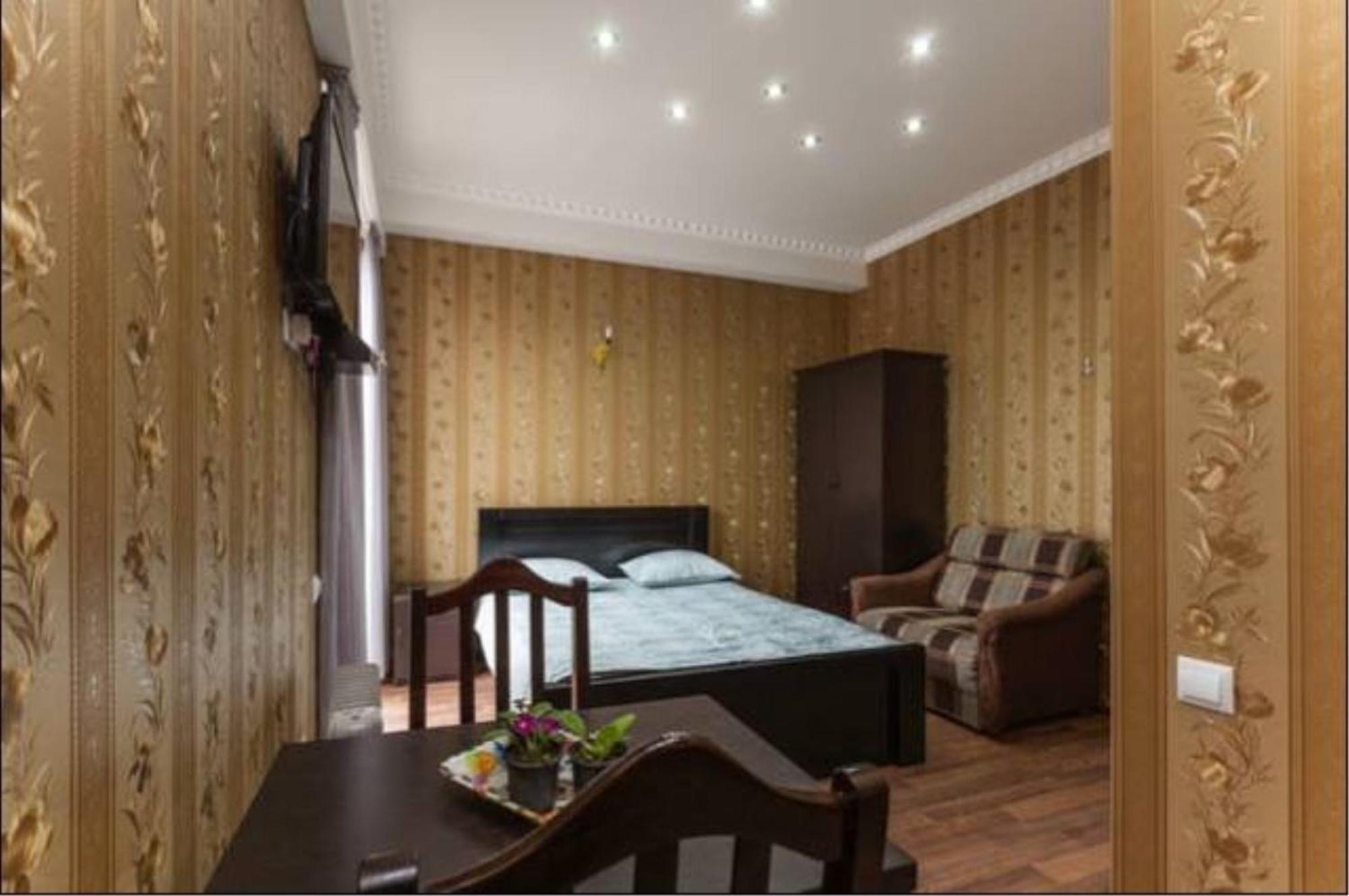 Old Tbilisi Trio Apartments Δωμάτιο φωτογραφία